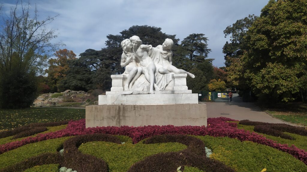 Le-secret-sculpture-de-Rene-Beclu-au-parc-de-la-tete-dor-de-Lyon